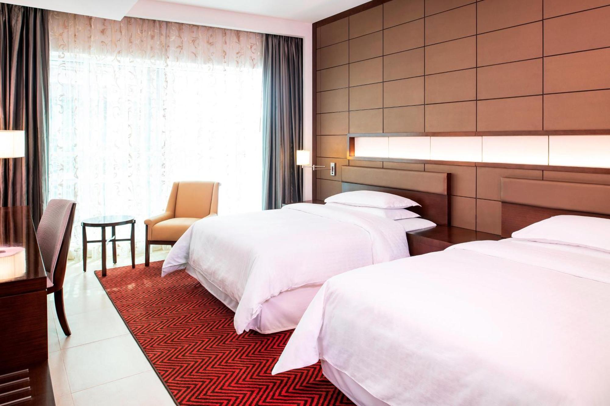 Four Points By Sheraton Sharjah Exterior photo
